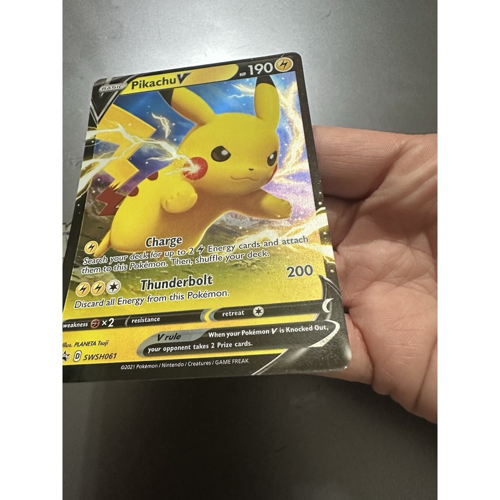 Pikachu‎ V SWSH061 MISCUT ERROR Promo Pokémon Card - Near Mint - Picture 7 of 9